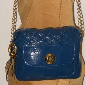 STEVE MADDEN BLUE PATENT LEATHER SHOULDER BAG